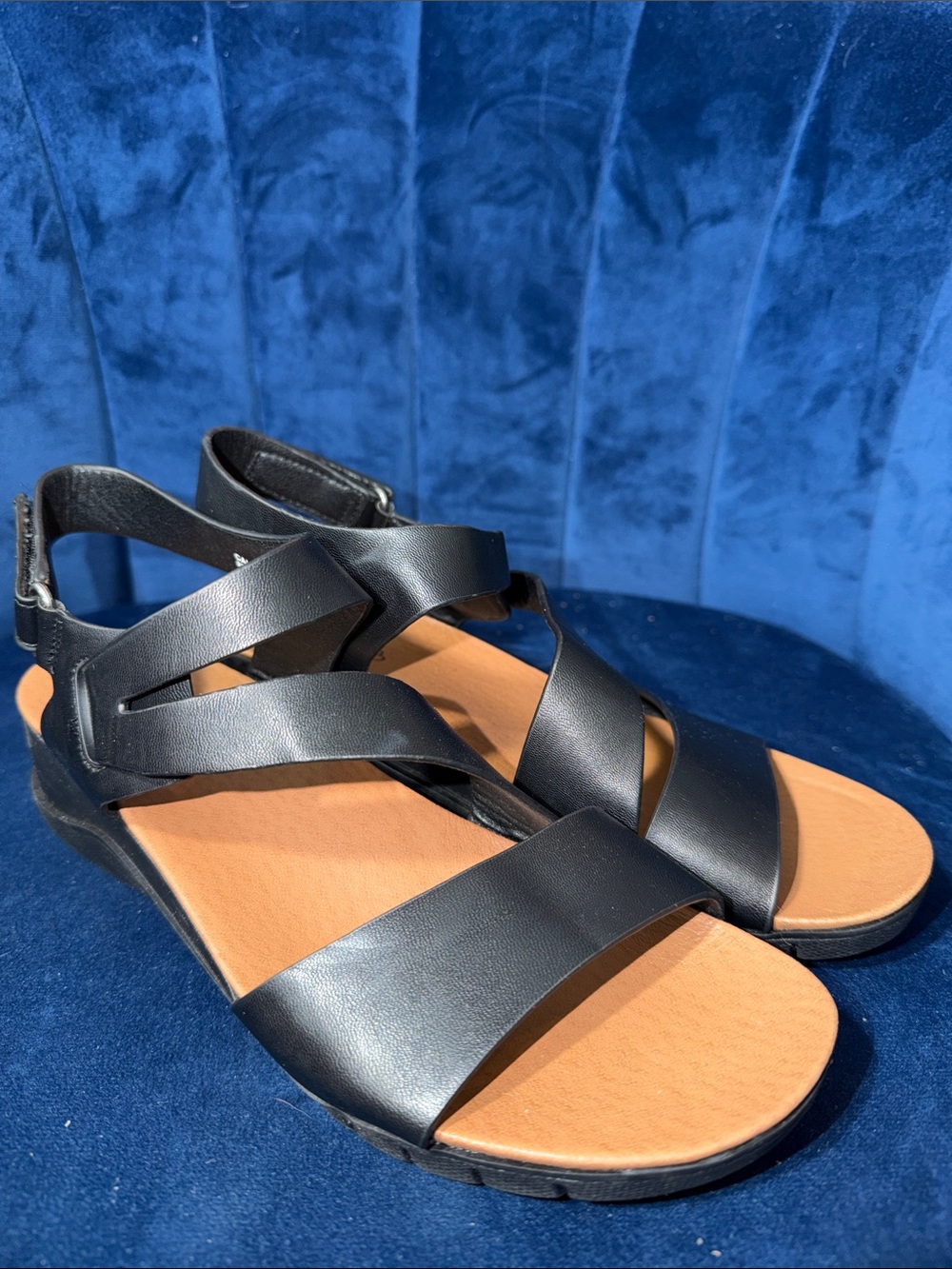 BareTraps Women's Black Strappy Comfort Sandals Size 8